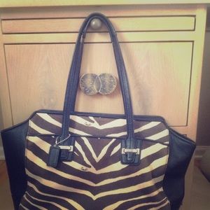 COACH  shoulder bag in great condition